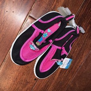 NWT Kids Speedo Watershoes